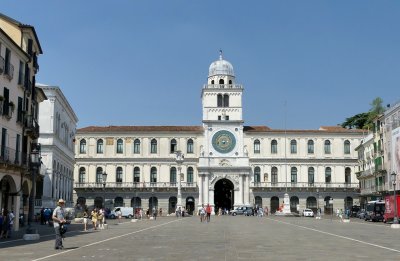267 Padova Piazza Signori 2016.jpg