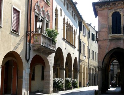 285 Padova near Duomo.JPG