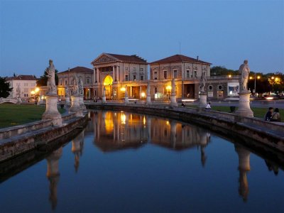 414 Padova Prato della Valle.JPG