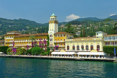 250 888 Lago di Garda Gardone Riviera.jpg