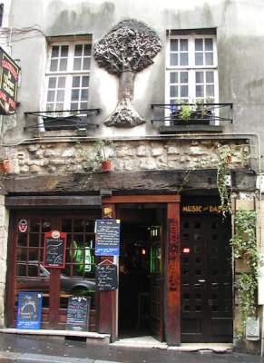 384 rue mouffetard.jpg