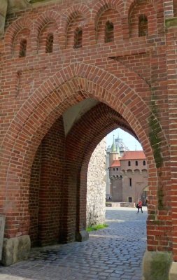 159 Krakow Florian Gate.jpg