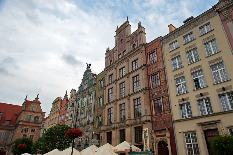 Dlugi Targ Houses