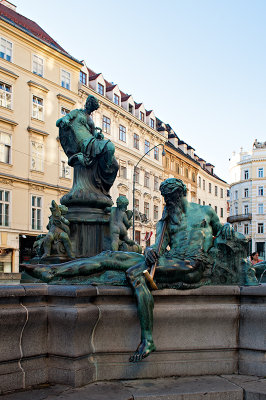 Donnerbrunnen Fountain 