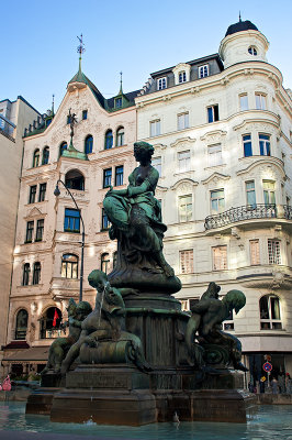 Donnerbrunnen Fountain