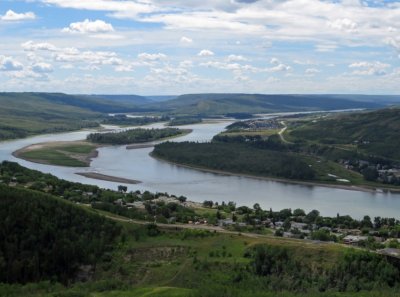 THE PEACE RIVER VALLEY 