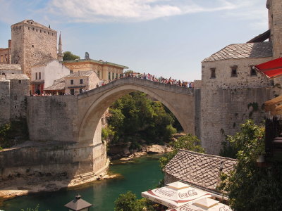 stari most with loads of tourists