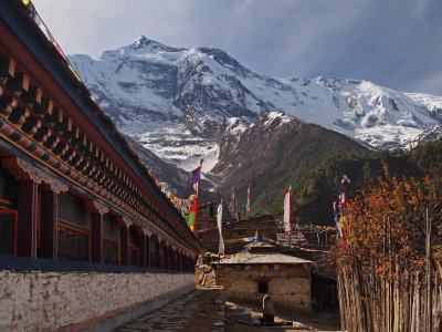 Upper Pisang and Annapurna II