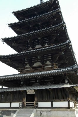 Hōryū-ji Tower(Pagoda) @f5.6 24mm D70