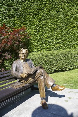 Northrop Frye @f5.6 5D