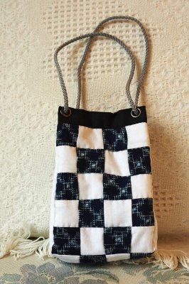 Quilted small pouch 