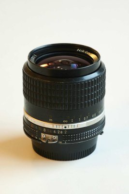 Ai NIKKOR 28mm f/2S