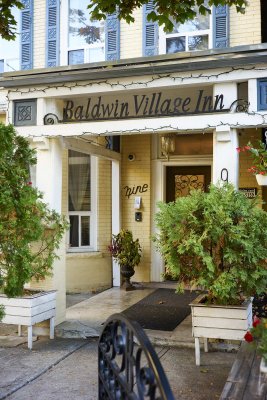 Baldwin Village Inn @f4 a7