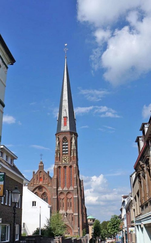 Vaals, RK kerk 11 [018], 2014.jpg