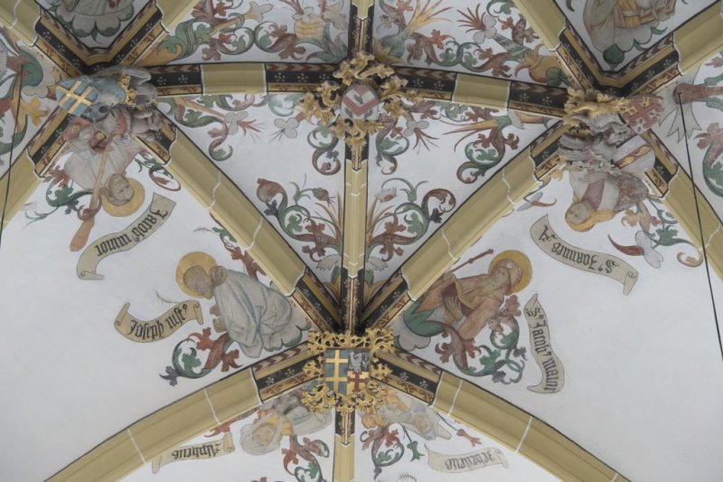 Zutphen, prot gem Walburgiskerk schildering gewelf Annakapel [011], 2014 1230.jpg