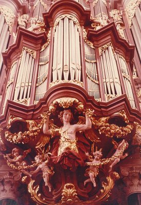 Heerlen, RK Pancratiuskerk orgel [038].jpg