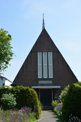 Zevenhuizen, geref Ontmoetingskerk 14, 2013.jpg