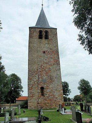 Oosterwierum, toren voorm st Nicolaaskerk 15, kerk afgebroken 1903 [004], 2013.jpg