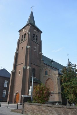 Ooij, RK Hubertuskerk 13, 2013.jpg