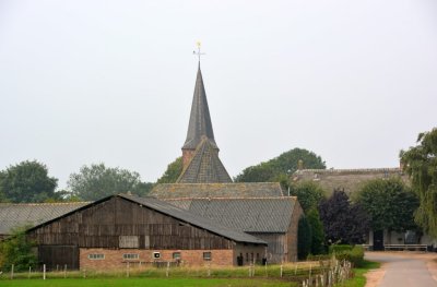 Persingen, kerkje 12, het kleinste dorp van Nederland, 2013.jpg