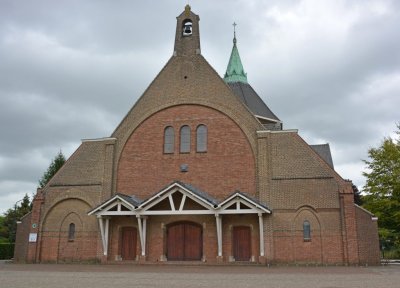 Nijmegen, RK olv van Lourdeskerk 11, 2013.jpg