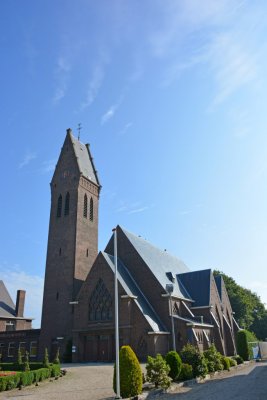 Oosterhout, RK kerk 11, 2013.jpg
