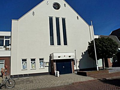 Sneek, PKN kerk 12 voorm geref Zuiderkerk [004], 2012.jpg