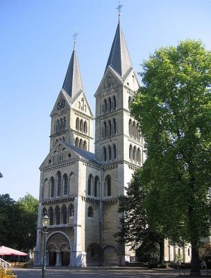 Roermond, RK olv Munsterkerk 10 (kerkgebouwen in Limburg), 2005.jpg