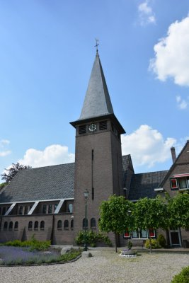 Langeveen, RK Pancratiuskerk 19, 2014.jpg