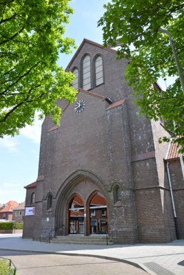 Oldenzaal, RK Drieeenheidkerk 16, 2014.jpg