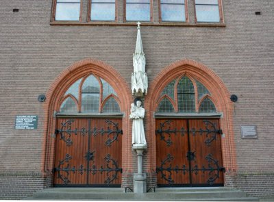 Oldenzaal, RK st Antonius van Paduakerk 12, 2014.jpg