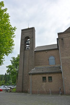 Enschede, RK Ariens gedachteniskerk 17, 2014.jpg