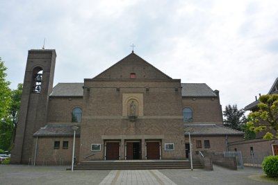 Enschede, RK Ariens gedachteniskerk 18, 2014.jpg