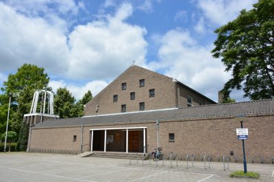 Bennekom, RK kerk 11, 2014.jpg