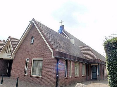 Dwingelo, geref kerk 13 [004], 2014.jpg