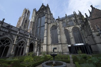 Utrecht, Domkerk 44h kloostergang [011], 2014.jpg