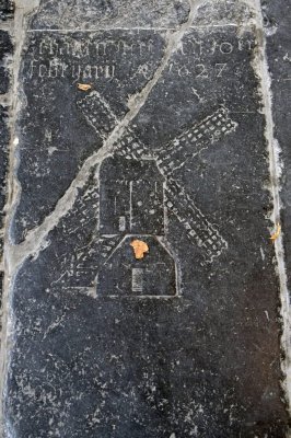 Alkmaar, voorm. NH Grote Kerk Rondgang Grafsteen 9976 [011], 2014.jpg