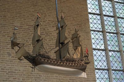 Alkmaar, voorm. NH Grote Kerk Rondgang Schip De Ruijter 0029 [011], 2014.jpg