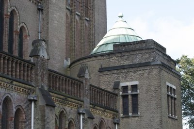 Haarlem, RK Kathedrale basiliek Sint Bavo aan buitenzijde [011], 2014 0606.jpg