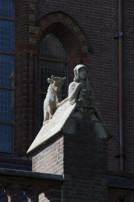 Haarlem, RK Kathedrale basiliek Sint Bavo aan buitenzijde [011], 2014 0610.jpg