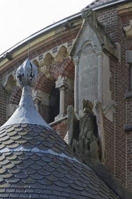 Haarlem, RK Kathedrale basiliek Sint Bavo aan buitenzijde [011], 2014 0616.jpg