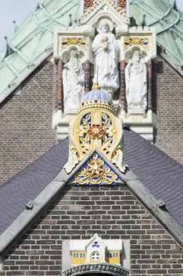 Haarlem, RK Kathedrale basiliek Sint Bavo aan buitenzijde [011], 2014 0627.jpg