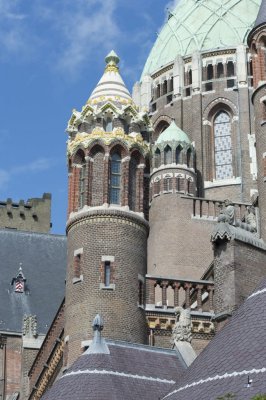 Haarlem, RK Kathedrale basiliek Sint Bavo aan buitenzijde [011], 2014 0632.jpg