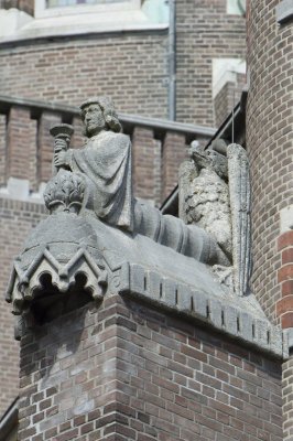 Haarlem, RK Kathedrale basiliek Sint Bavo aan buitenzijde [011], 2014 0633_crop.jpg