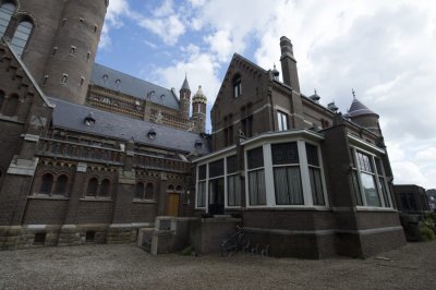 Haarlem, RK Kathedrale basiliek Sint Bavo aan buitenzijde [011], 2014 0653.jpg