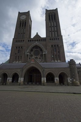 Haarlem, RK Kathedrale basiliek Sint Bavo aan buitenzijde [011], 2014 0770.jpg