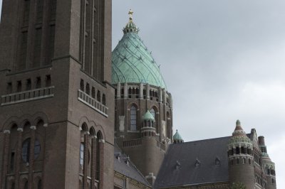 Haarlem, RK Kathedrale basiliek Sint Bavo aan buitenzijde [011], 2014 0774.jpg