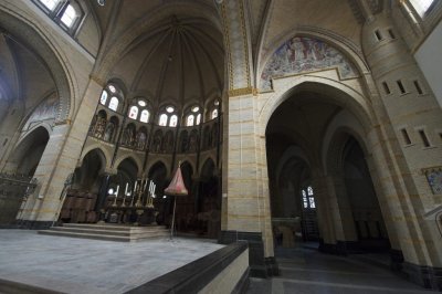 Haarlem, RK Kathedrale basiliek Sint Bavo koor en zuidelijke kapellen [011], 2014 0753.jpg