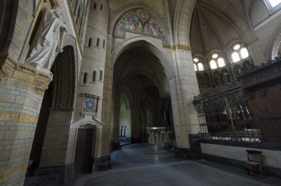 Haarlem, RK Kathedrale basiliek Sint Bavo koor zijzijde [011], 2014 0736.jpg