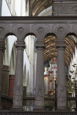 Haarlem, prot gem Grote of Sint Bavokerk koor blik richting orgel [011], 2014 0941.jpg